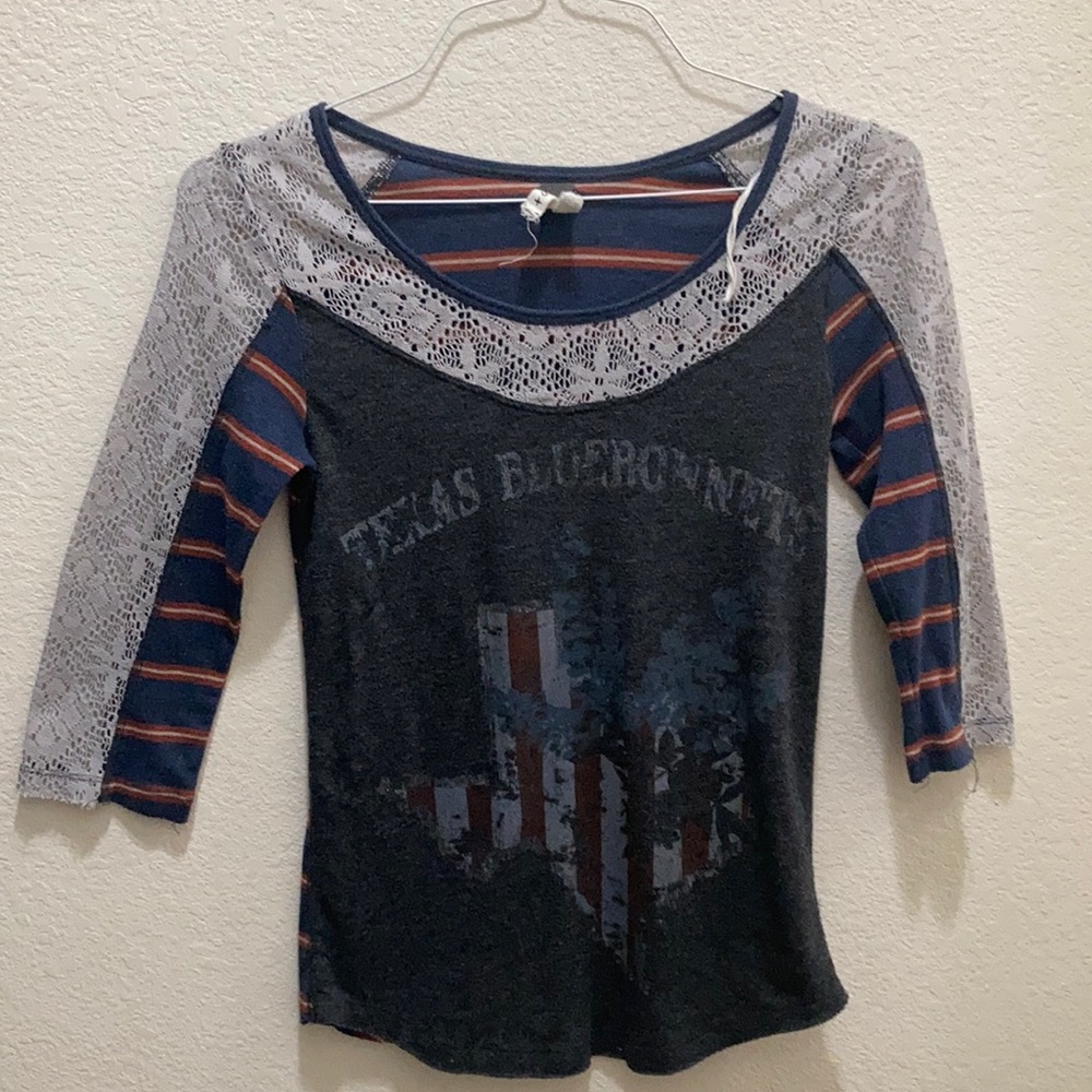 WE THE FREE shirt Med large metal tag small size